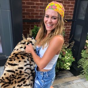 Meet your Posher, Carey